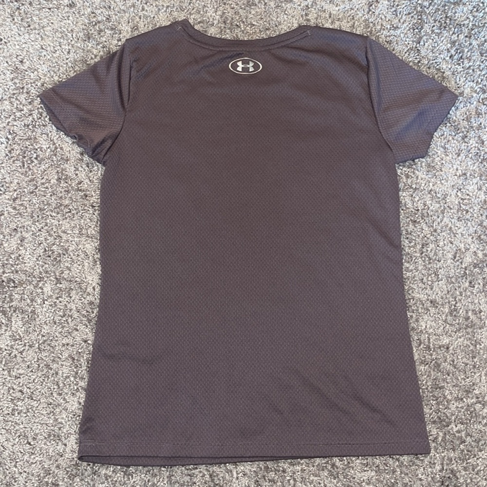 Women's Short Sleeve Purple Loose Fit Heat Gear Under Armour Shirt - Picture 6 of 6